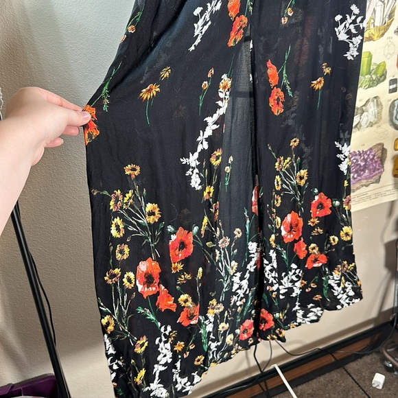 Floral Maxi Dress with a Cold Shoulder, Buttons and Front Slit | Xhileration L - Picture 7 of 7